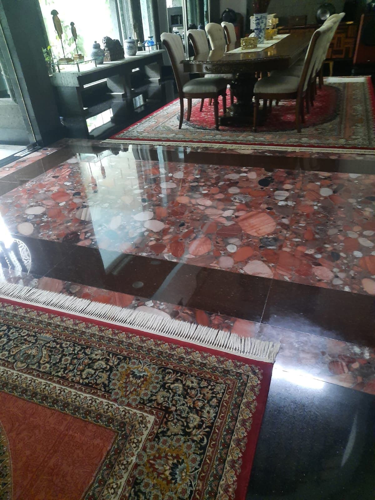 Hasil restorasi lantai granit dengan coating anti noda oleh Selina Poles Lantai — kilap merata dan tahan lama untuk area trafik tinggi